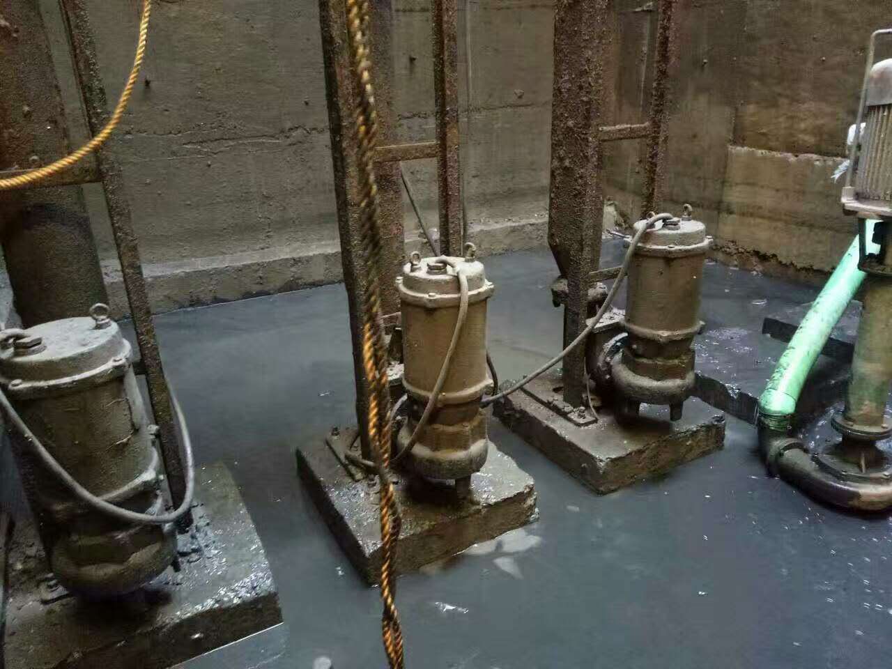 周村污水池清理