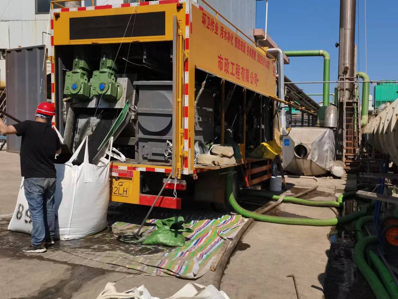 周村淤泥压干处理